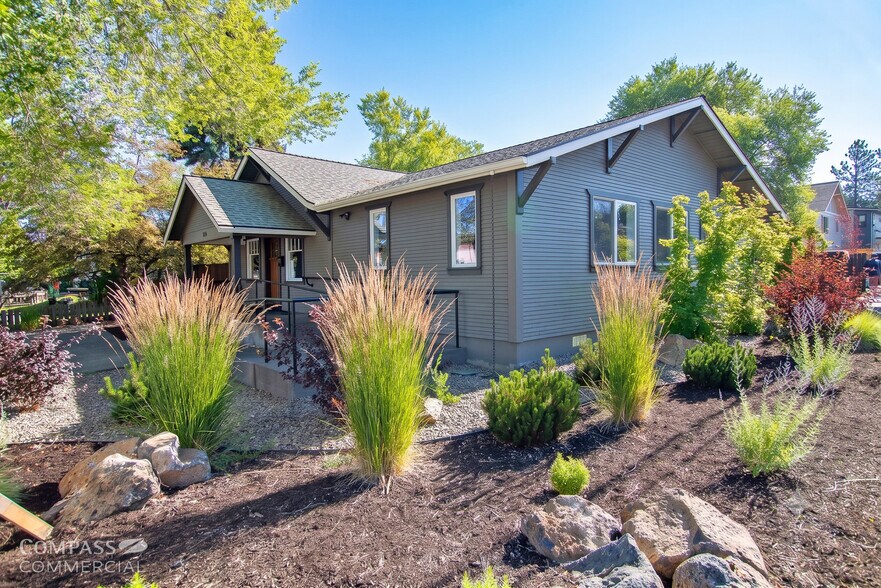 More Photos Of 204 NE 4th St, Bend Office For Sale