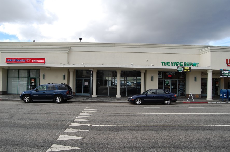Primary Photo Of 2135-2141 Bellflower Blvd, Long Beach Storefront For Lease