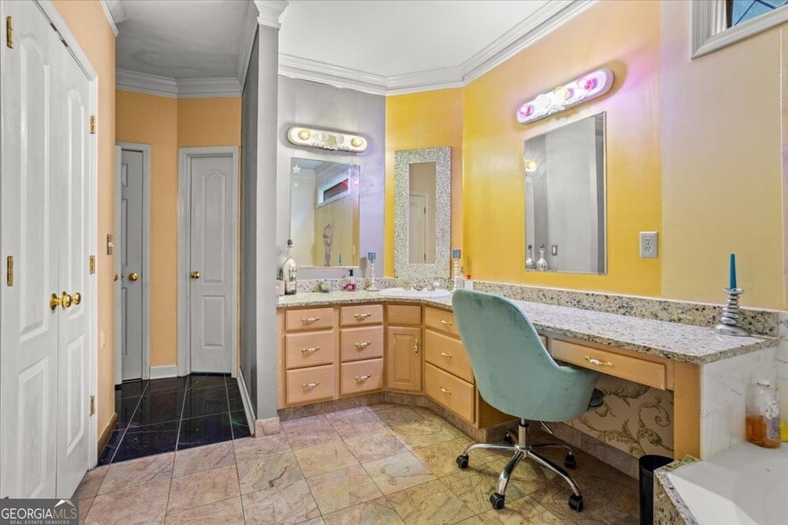 More Photos Of 3000 Cathedral Pl, Decatur Movie Radio TVStudio For Sale