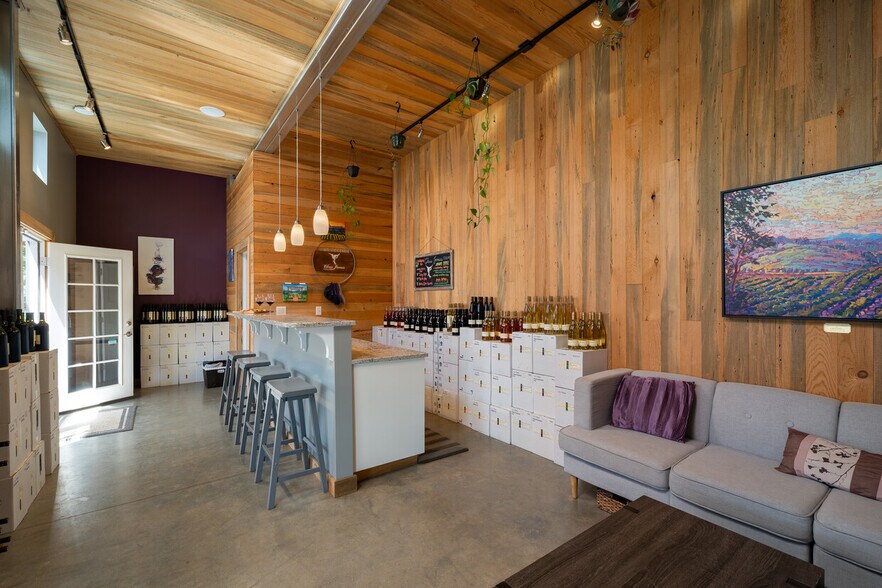 More Photos Of 12000 NW Old Wagon Rd, Carlton Winery Vineyard For Sale