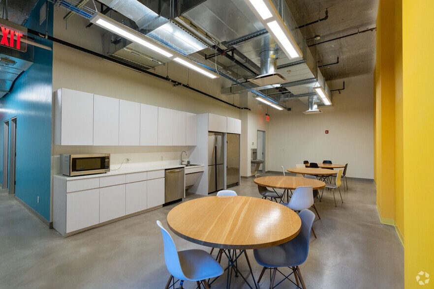 More Photos Of 388 Bridge St, Brooklyn Apartments For Lease