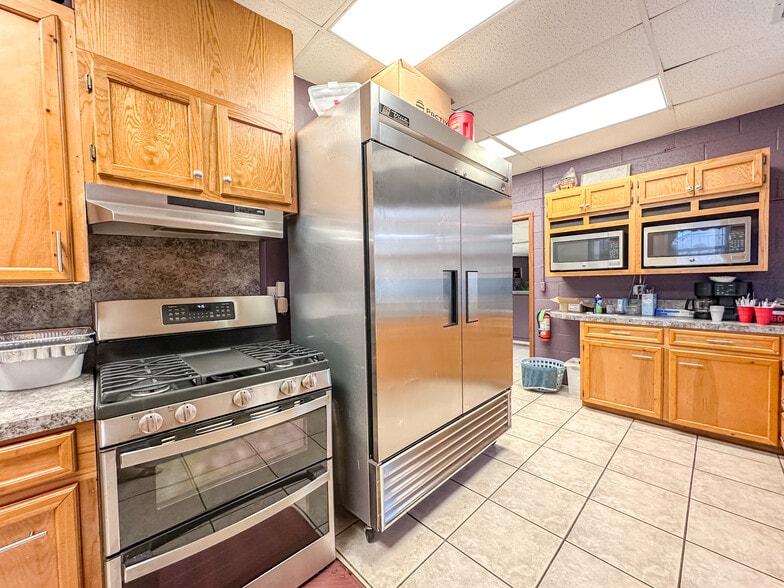 More Photos Of 2833 W Main St, Jenks Religious Facility For Sale