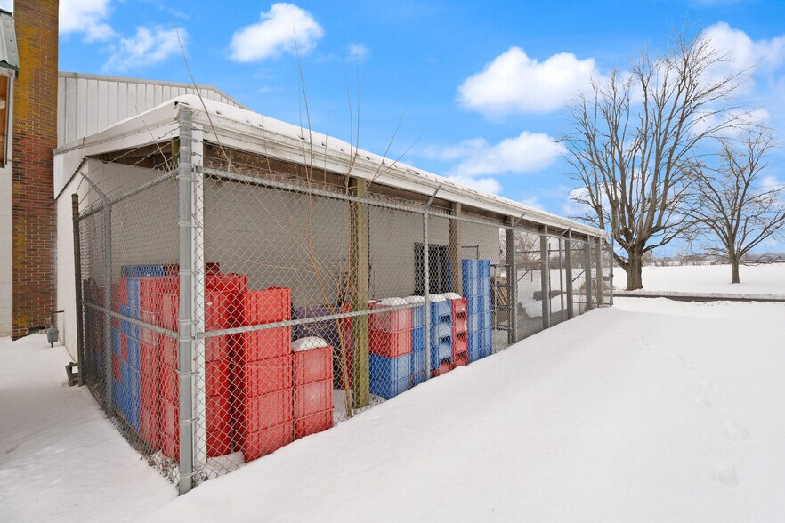More Photos Of 677 S Cardinal Ln, Scottsburg Industrial For Sale