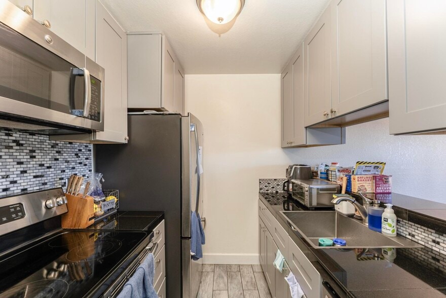 More Photos Of 457 Spencer St, Monterey Apartments For Sale
