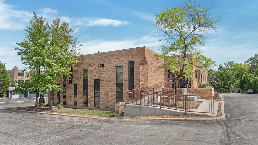 More Photos Of 129 S Roselle Rd, Schaumburg Office For Sale