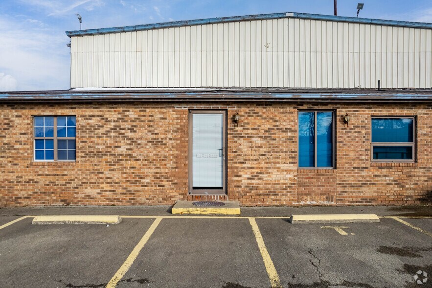 More Photos Of 306 Balsinger Rd, Uniontown Manufacturing For Sale