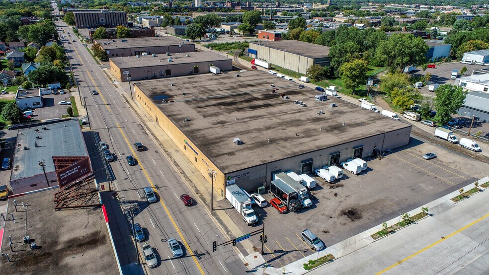 More Photos Of 2323-2409 E Hennepin Ave, Minneapolis Warehouse For Sale
