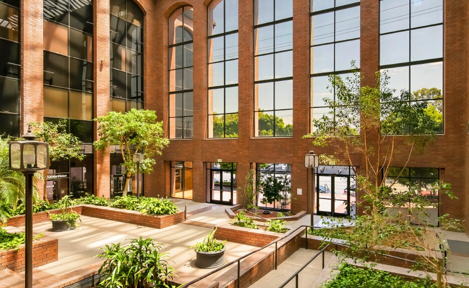More Photos Of 15315 Magnolia Blvd, Sherman Oaks Office For Lease