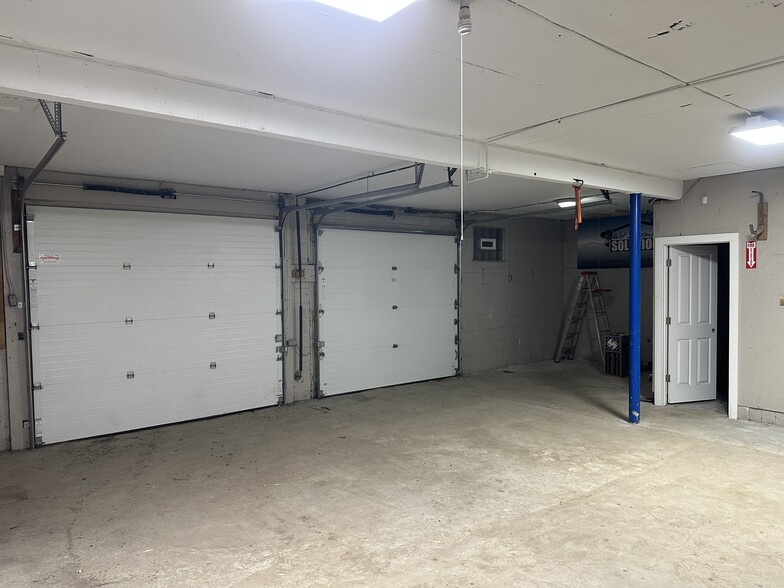 More Photos Of 2606 Brewerton Rd, Mattydale Freestanding For Lease