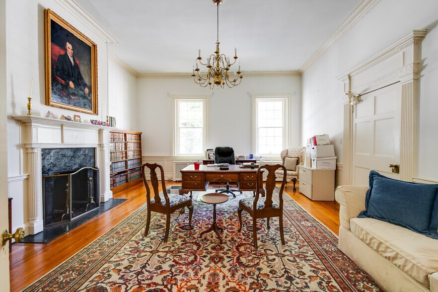 More Photos Of 100 E Main St, Richmond Office For Sale