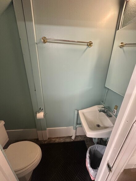More Photos Of 5350 University Pky, Winston-Salem Unknown For Lease