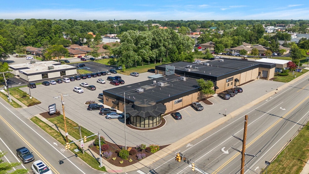 More Photos Of 1111 Glendale Blvd, Valparaiso Freestanding For Lease