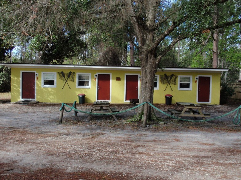 More Photos Of 217 Butler Dr, Satsuma Trailer Camper Park For Sale