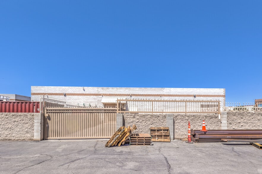 More Photos Of 2984 Marco St, Las Vegas Light Manufacturing For Sale