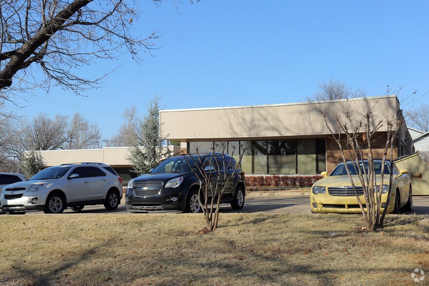 More Photos Of 5591 S Lewis Ave, Tulsa Office For Lease
