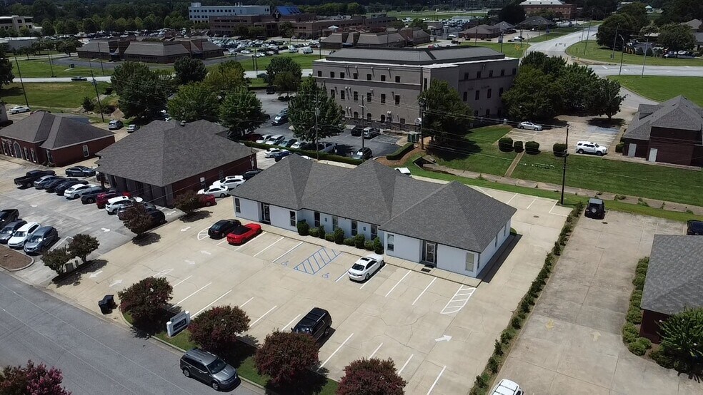 More Photos Of 440 St Lukes Dr, Montgomery Medical For Lease