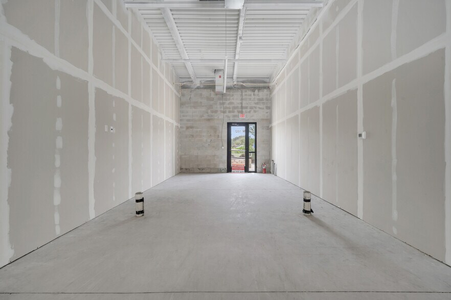 More Photos Of 3370 Rouse Rd, Orlando Storefront For Sale