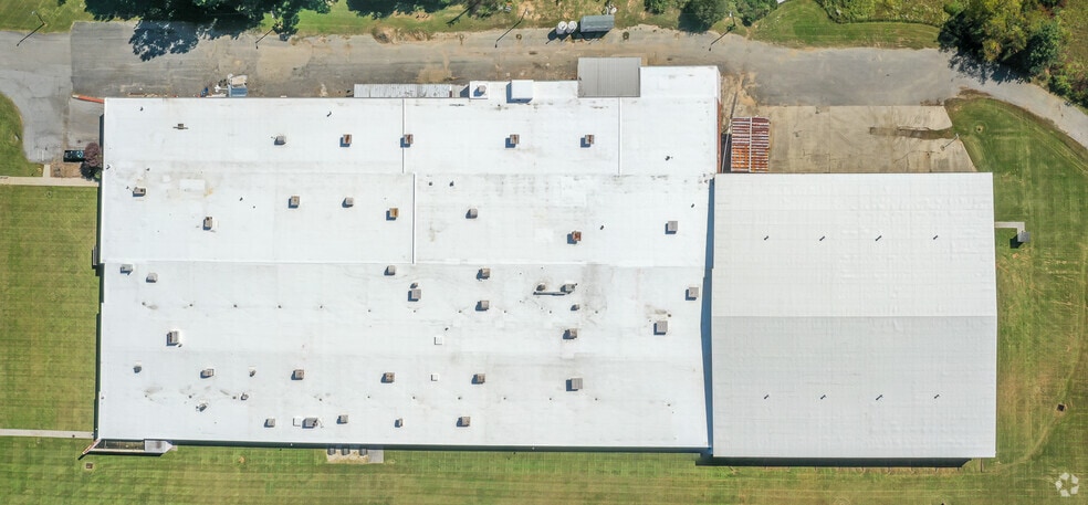 More Photos Of 1 Balcrank Way, Weaverville Warehouse For Lease