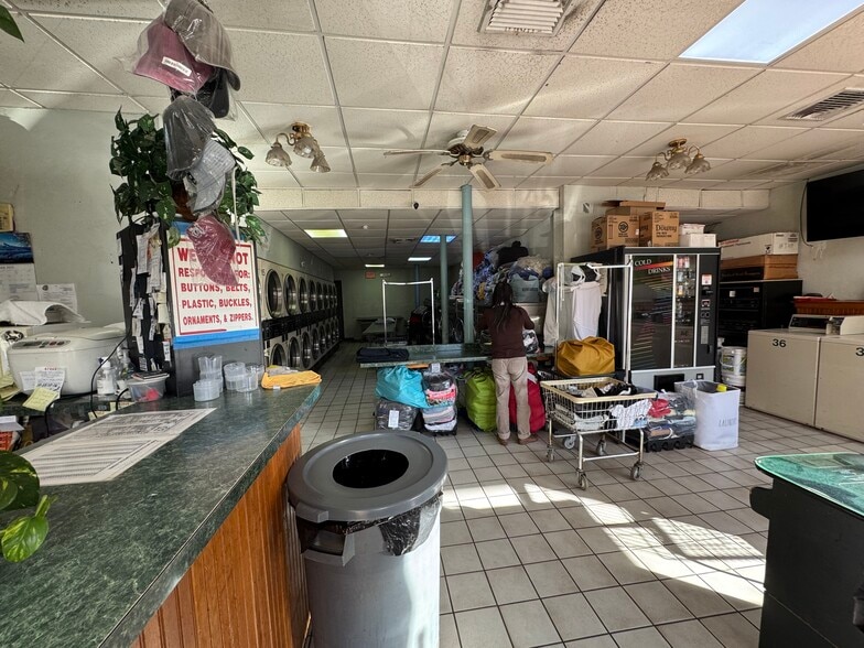 More Photos Of 450-460 Franklin Ave, Hartford Storefront Retail Residential For Sale