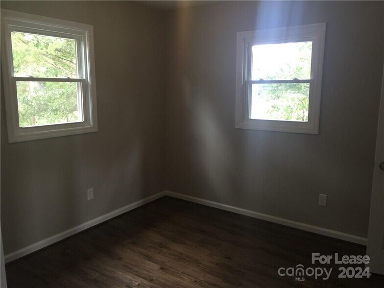 More Photos Of 414 E Wilkins St, Dallas Apartments For Sale