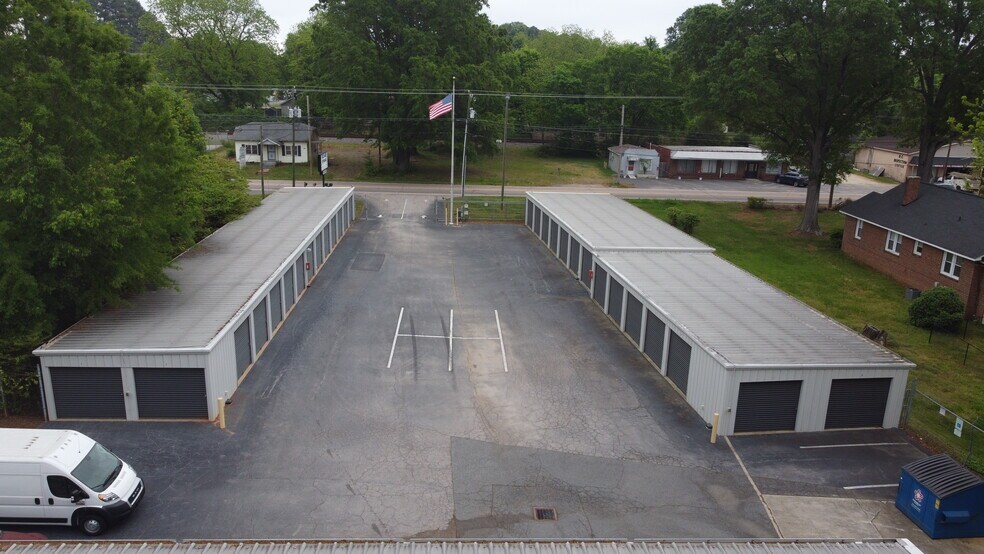 More Photos Of 2704-2706 S Main St, Concord Light Distribution For Sale