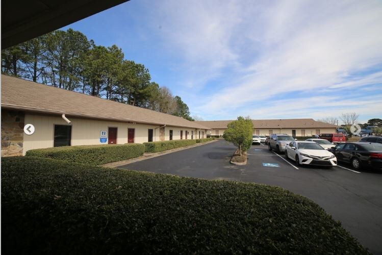 More Photos Of 90-125 Commerce Dr, Fayetteville Office For Lease