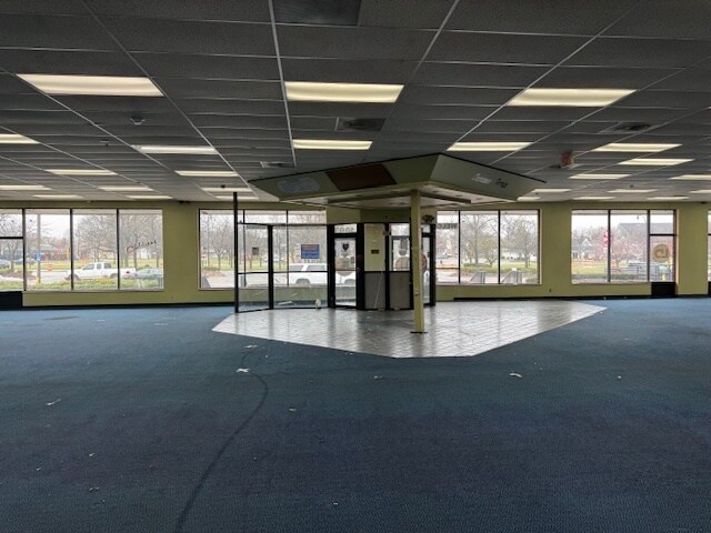 More Photos Of 1071-1119 Fort St, Lincoln Park Unknown For Lease