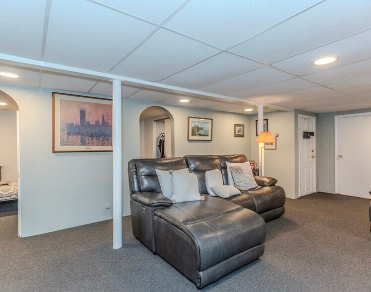 More Photos Of 230 Airport Rd, Warwick Office For Sale