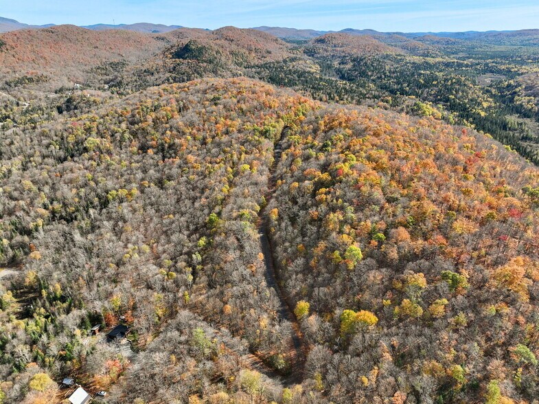 More Photos Of Ch Du Vison, Lac-superieur Land For Sale