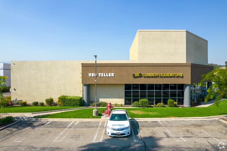 More Photos Of 275-280 Teller St, Corona Unknown For Lease