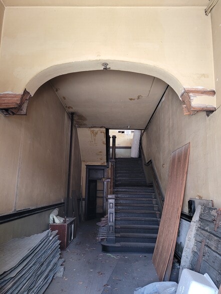 More Photos Of 1976 Valley St, Baker City Office Residential For Sale