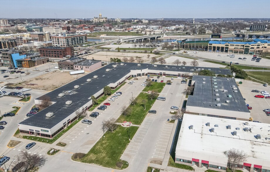 More Photos Of 455 SW 5th St, Des Moines Light Manufacturing For Lease