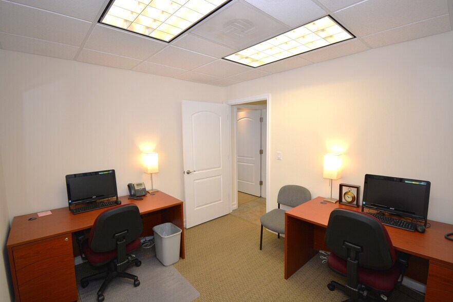 More Photos Of 7765 SW 87th Ave, Miami Office For Sale