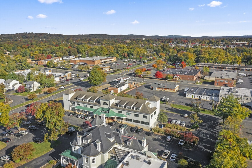 More Photos Of 602 S King St, Leesburg Medical For Lease