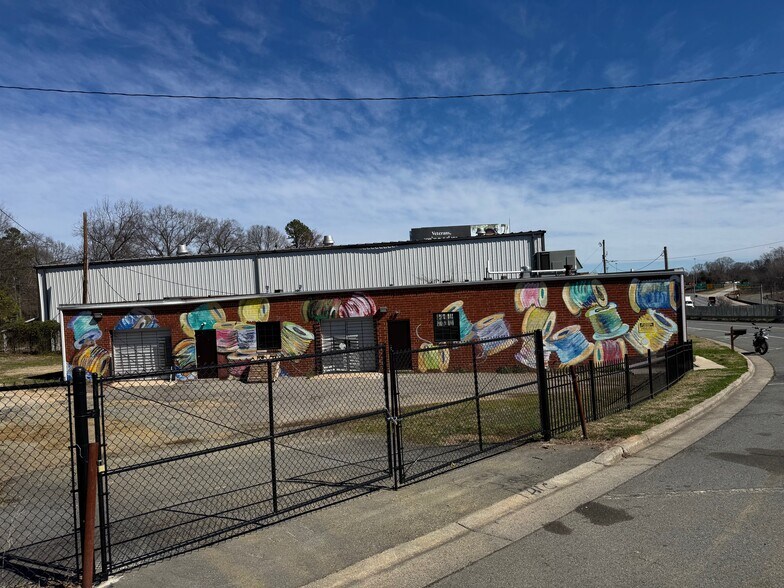 More Photos Of 1130 Thomasboro Dr, Charlotte Warehouse For Lease