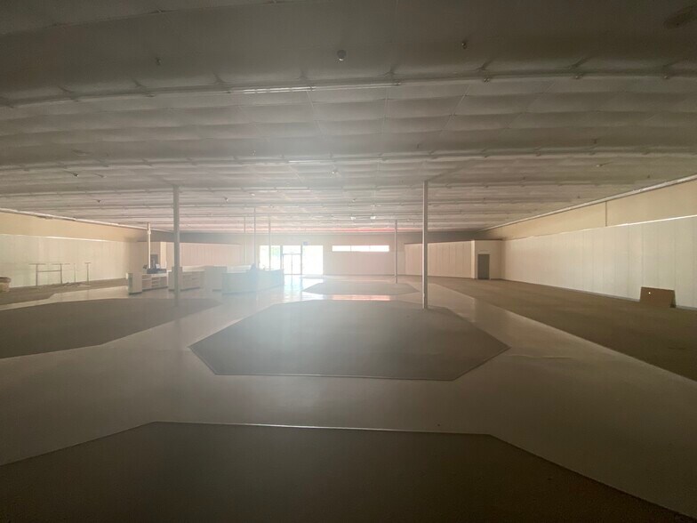 More Photos Of 817-837 S Walnut St, Starke Unknown For Lease