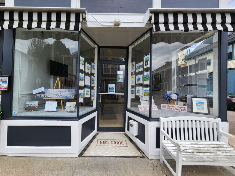 More Photos Of 117 Water St, Stonington Apartments For Sale
