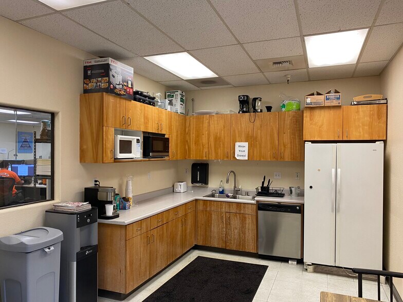 More Photos Of 3850 Happy Ln, Sacramento Warehouse For Lease