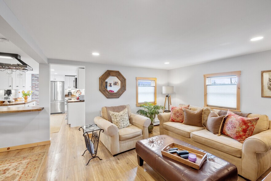 More Photos Of 296 N Main St, Sayville Industrial For Sale