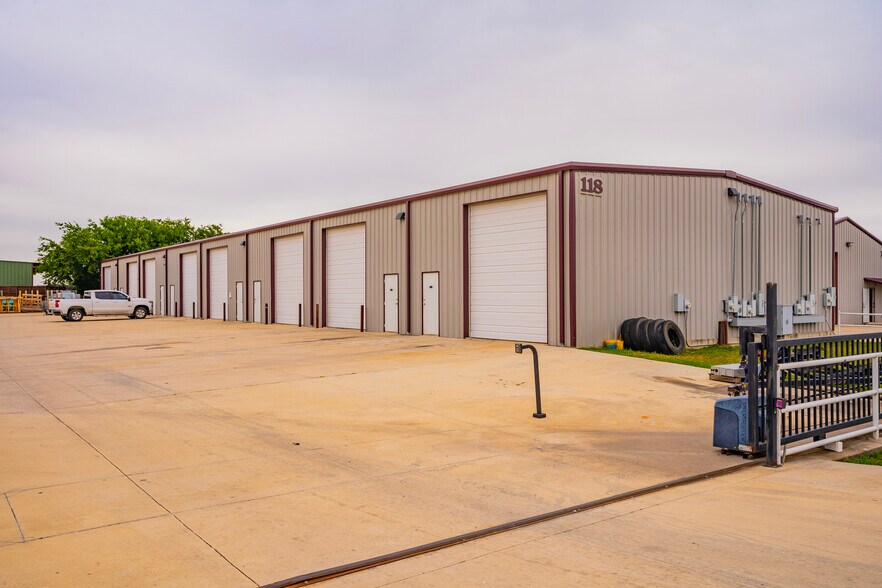 More Photos Of 113 METROTEX, Haslet Unknown For Lease
