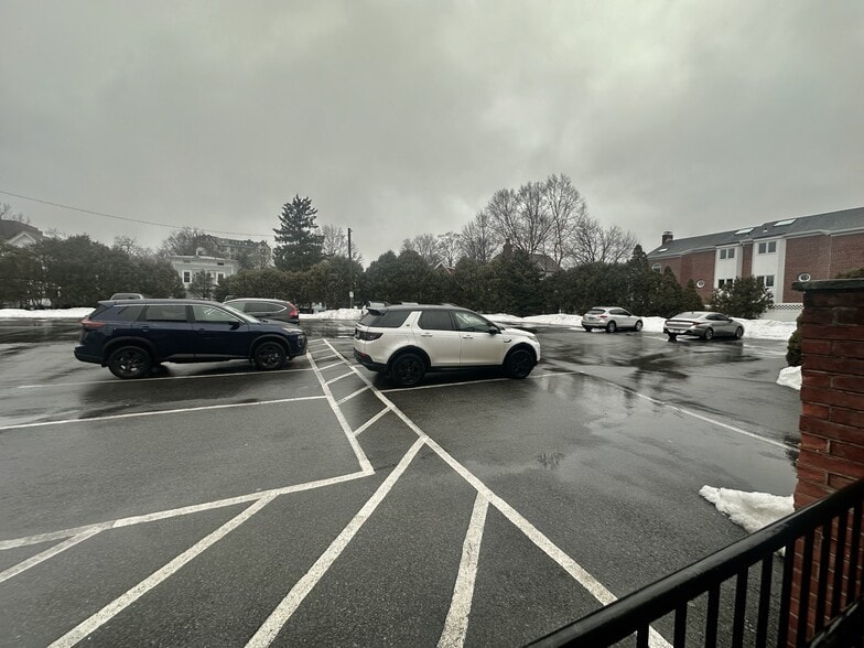 More Photos Of 36 Sherwood Pl, Greenwich Office For Lease