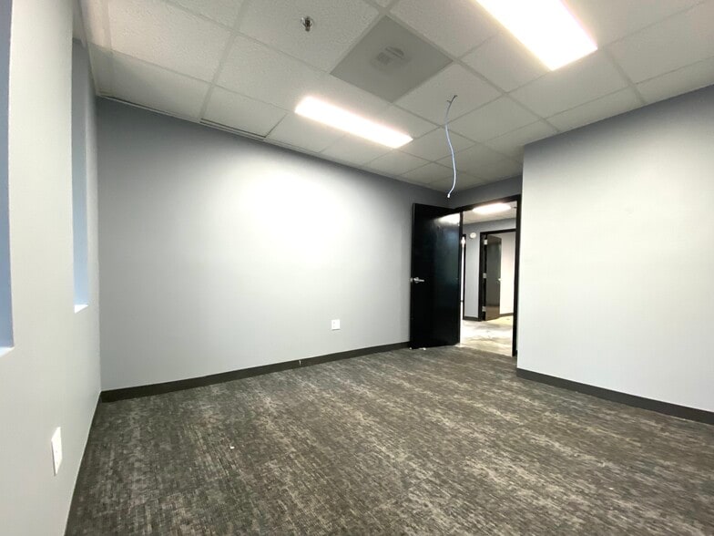 More Photos Of 2488 SW Lakewood Ave, Atlanta Office Residential For Lease