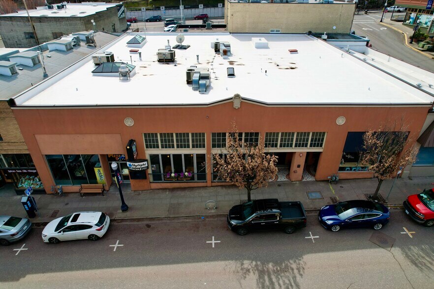 More Photos Of 107 Oak St, Hood River General Retail For Lease