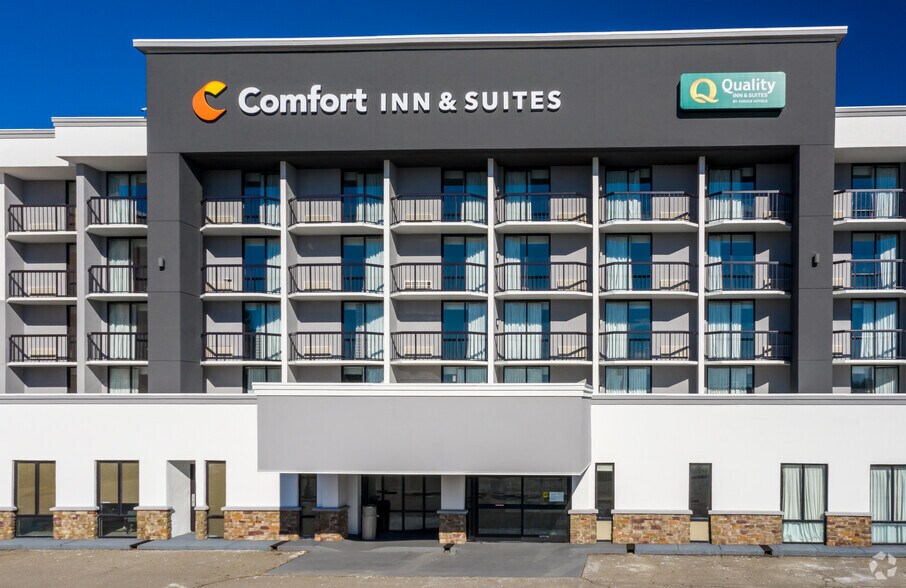 More Photos Of 115 Lake Ave, Spring Lake Hotel For Sale