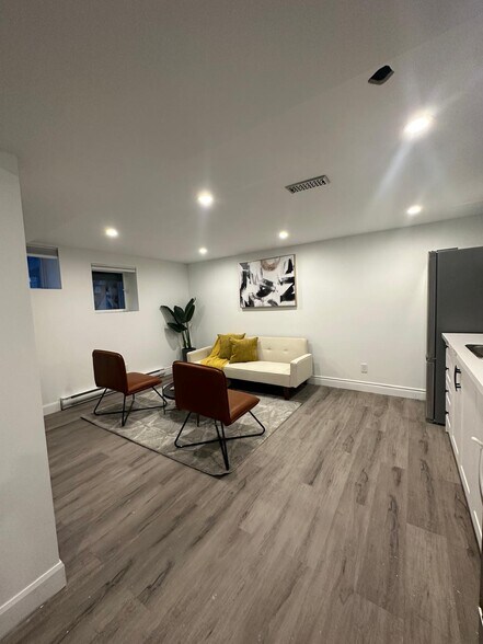 More Photos Of 66 Wellington St S, Hamilton Apartments For Sale