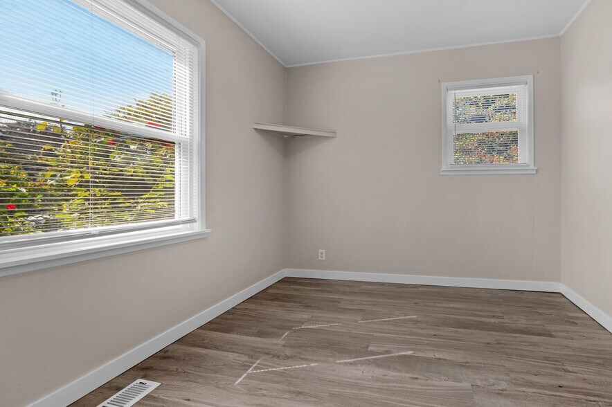 More Photos Of 1925 Lombard Ave, Everett Multifamily For Sale