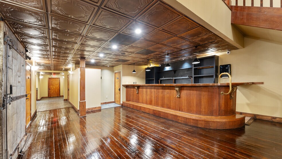 More Photos Of 117 W Walnut St, Rogers Restaurant For Sale