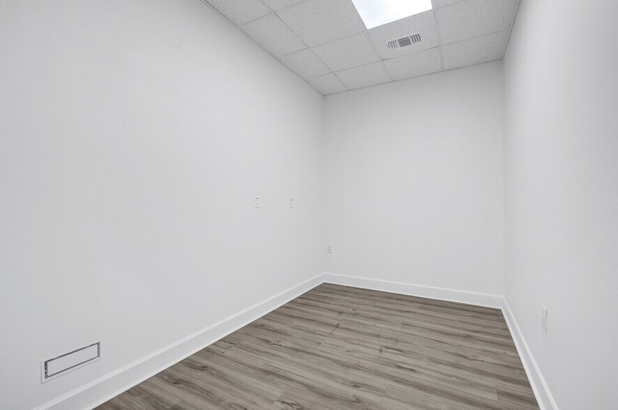 More Photos Of 440 Cobia Dr, Katy Office Residential For Sale