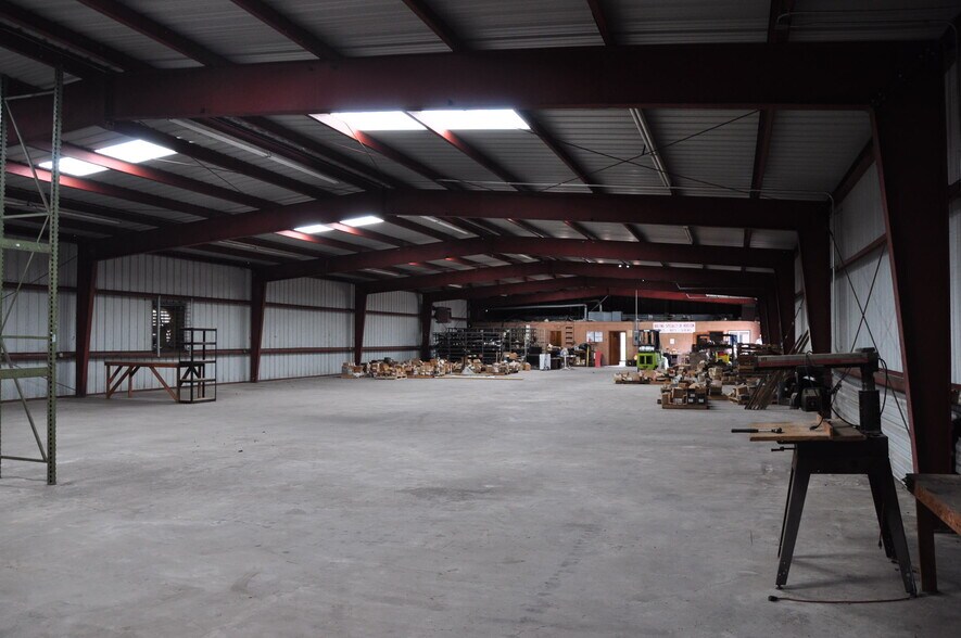 More Photos Of 10210 Fulton St, Houston Warehouse For Sale