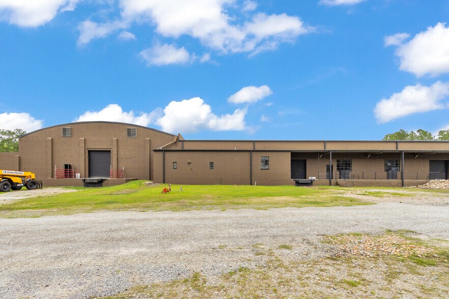 More Photos Of 121 Trotter Industrial Ln, Saluda Warehouse For Lease
